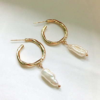 Minimal Pearl Earrings