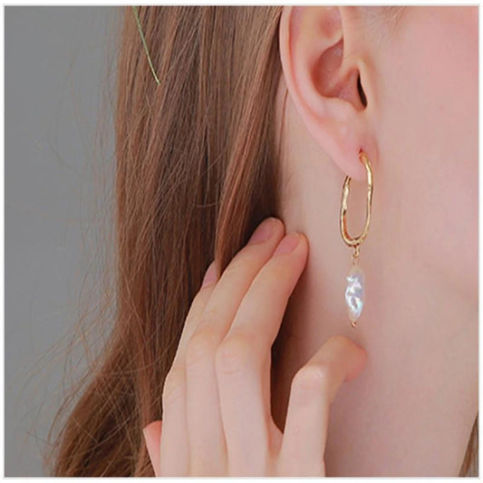 Minimal Pearl Earrings