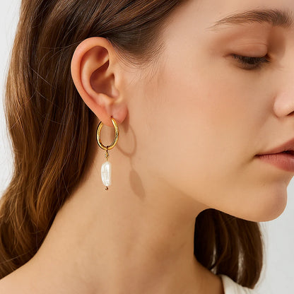 Simple pearl earrings