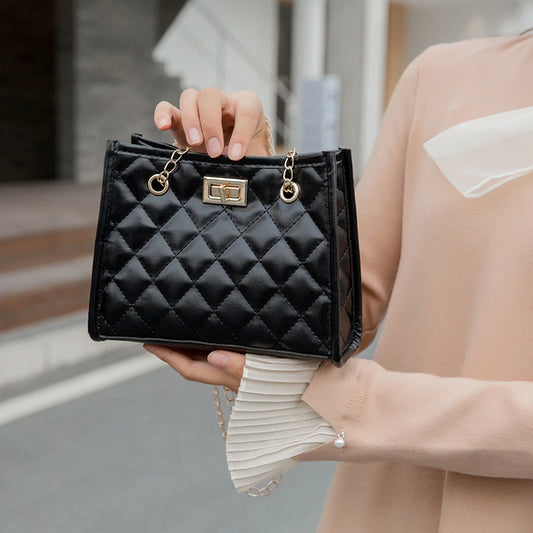 Mini Rhombus Quilted Chain Shoulder Bag